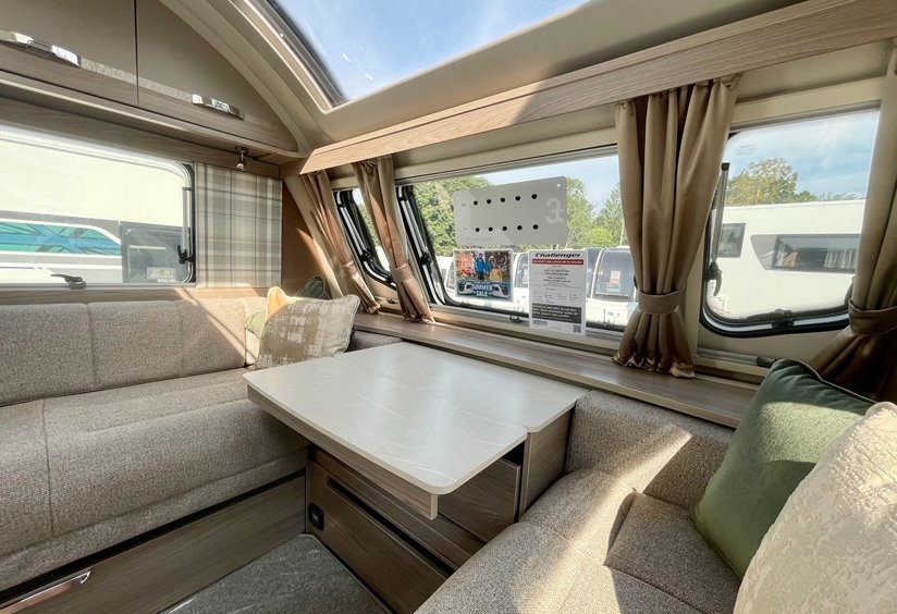 2024 Swift Challenger Grande 580 SE | Lounge with pull out table